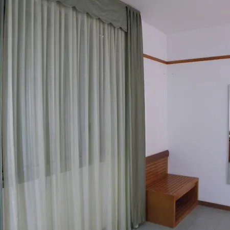 Otel Waikiki 3*